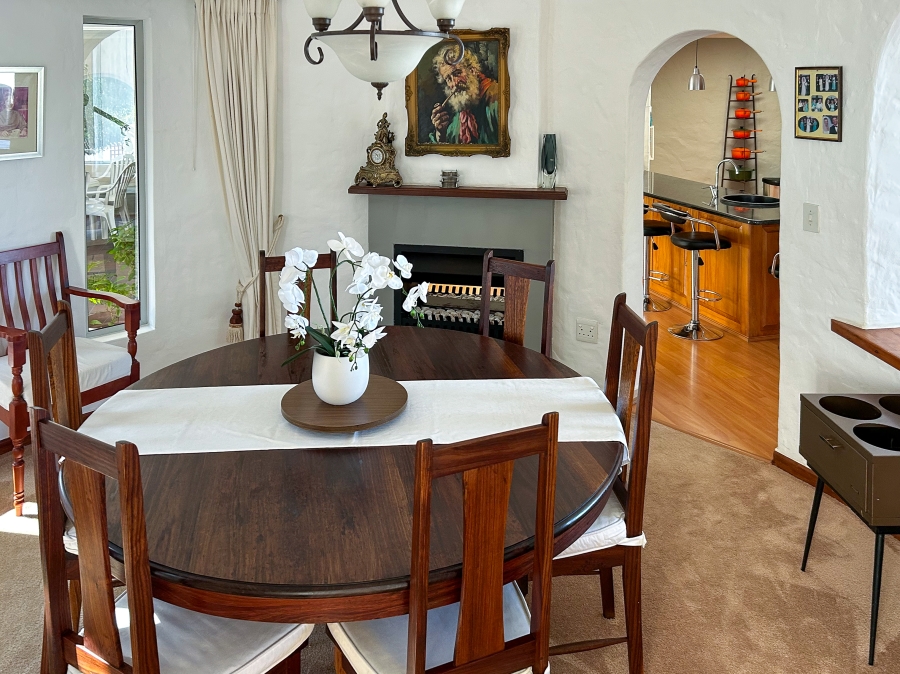 5 Bedroom Property for Sale in Heuwelkruin Western Cape